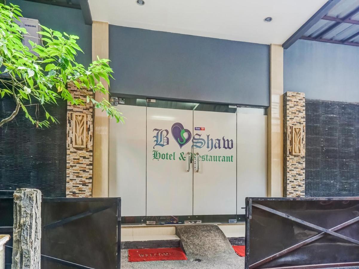 B Shaw Hotel Джакарта Экстерьер фото