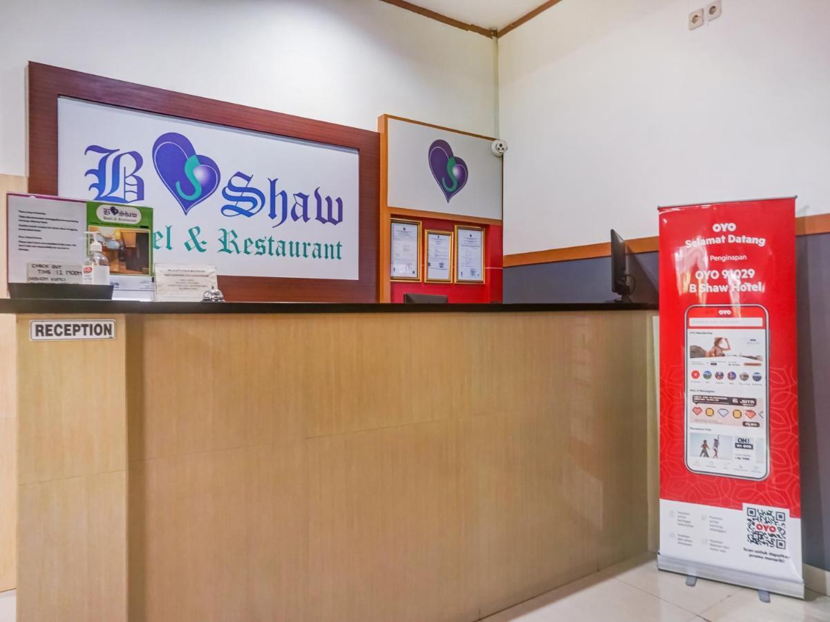 B Shaw Hotel Джакарта Экстерьер фото