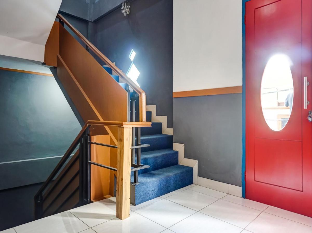 B Shaw Hotel Джакарта Экстерьер фото