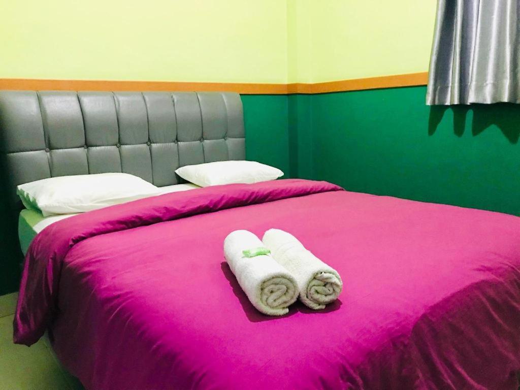 B Shaw Hotel Джакарта Экстерьер фото