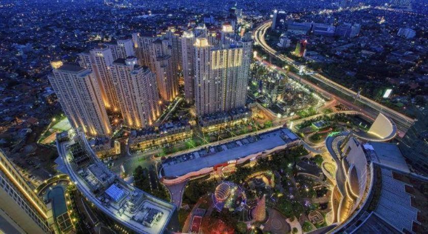 B Shaw Hotel Джакарта Экстерьер фото